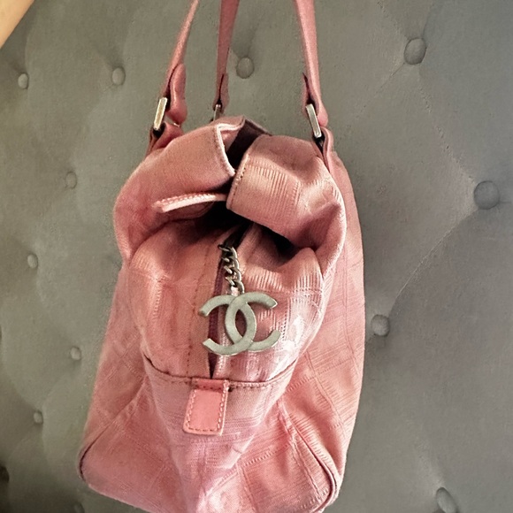 Chanel travel line handbag - Picture 2 of 11